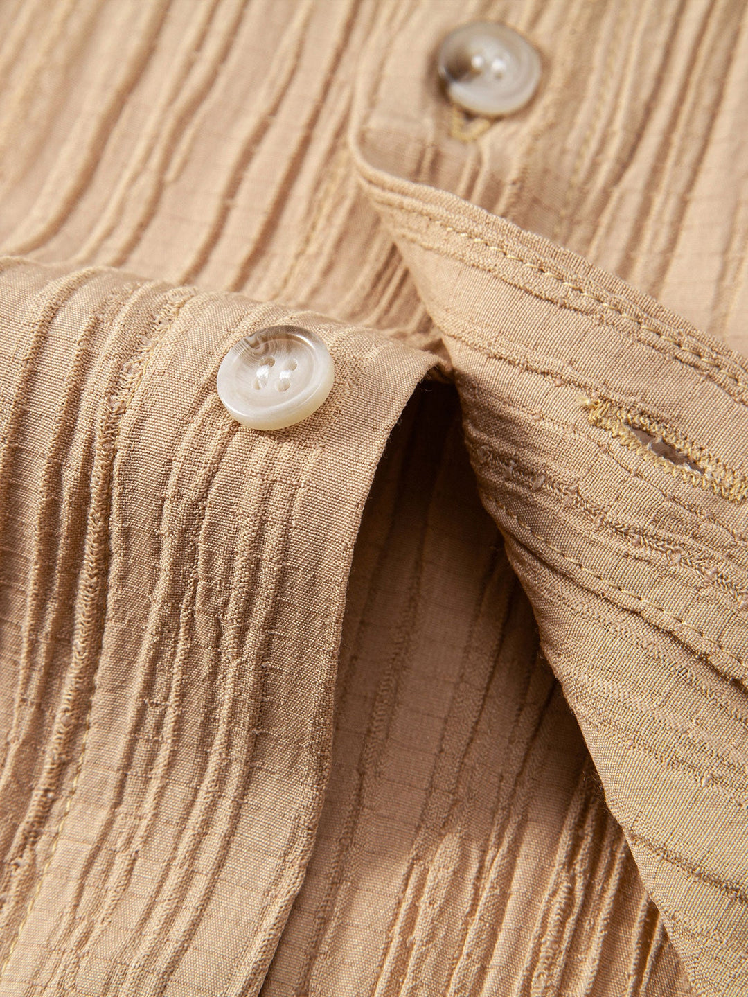Wrinkled texture Button-down shirt